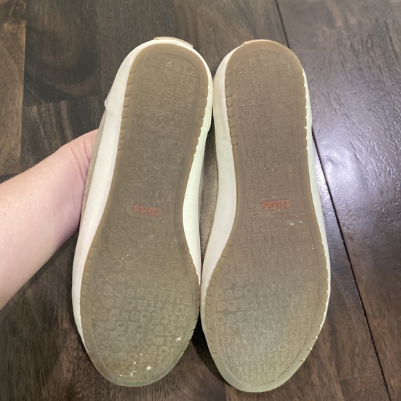 Taos star khaki wash canvas sneaker size 8 some spots on the left shoelace - Picture 17 of 17